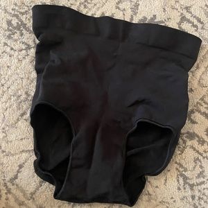 Skims shapewear underwear